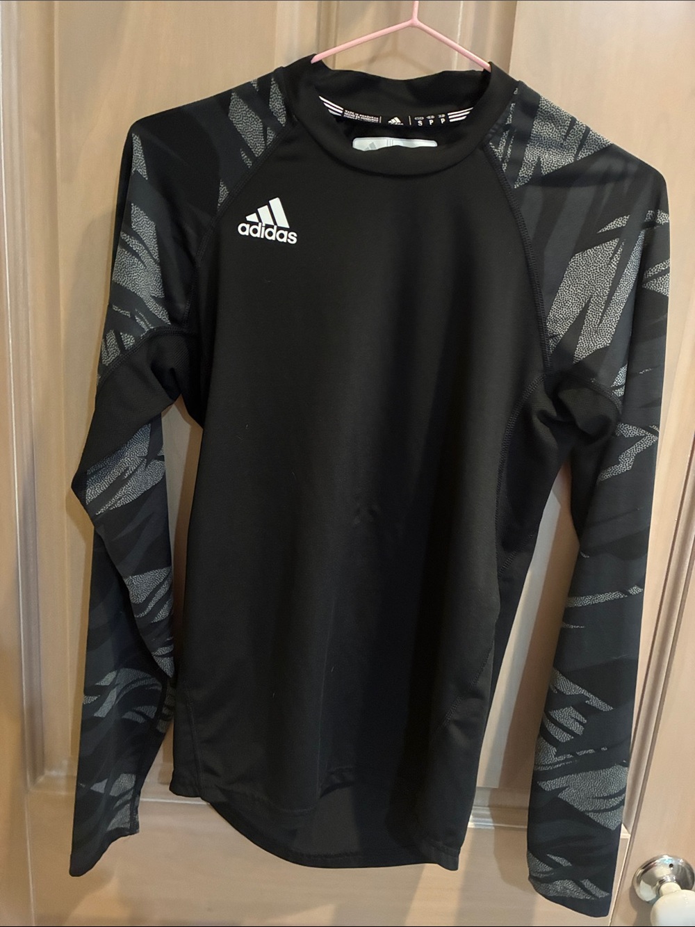 adidas Black Long-Sleeve Athletic Top with Gray Patterned Sleeves